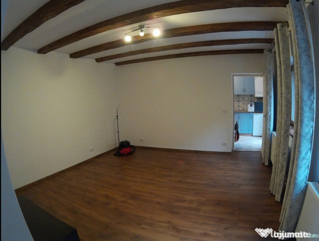 Apartament 2 camere, semidecomandat - zona Centru Istoric