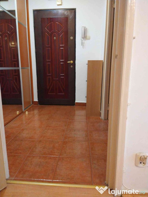 Închiriez apartament doua camere