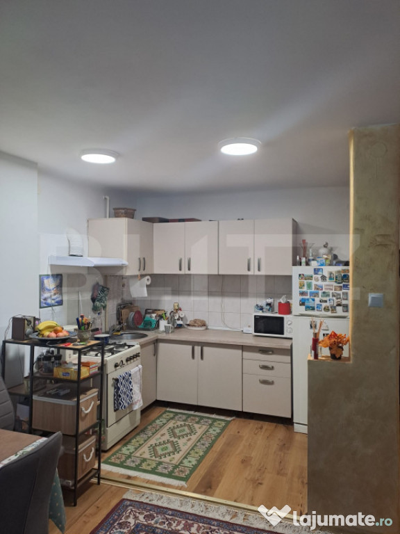 Apartament 2 camere la casă cu curte comună și parcare, G