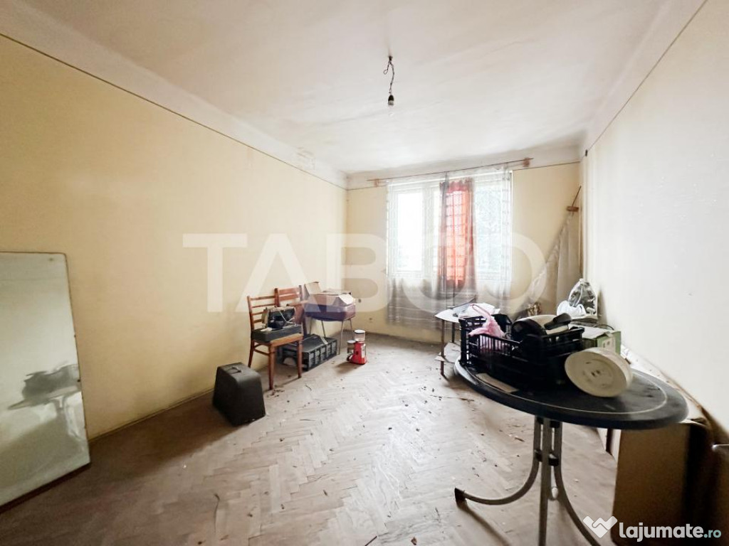 De vanzare casa tip duplex in cartierul Gruia cu garaj si te