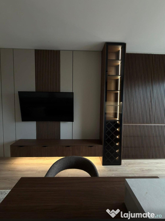 Apartament 2 camere, decomandat - zona Tractorul