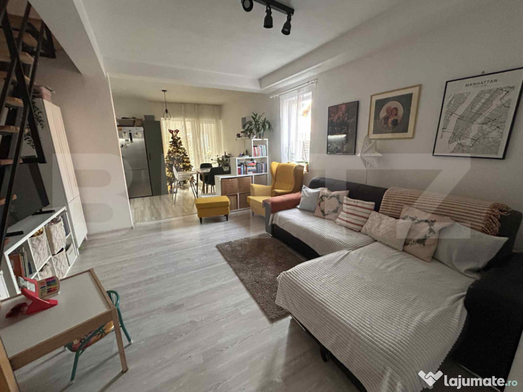 Triplex de vanzare Utvin 85mp 4 camere 2 bai 270mp teren