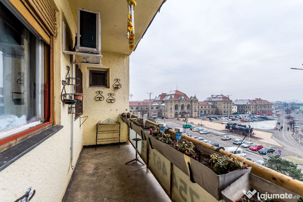 Apartament cu 4 camere decomandat, cu vedere panoramica. ...