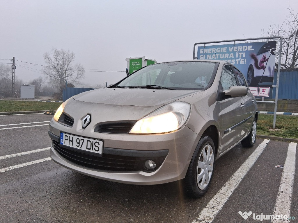 Vând Renault Clio