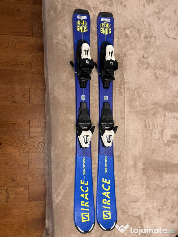 Skiuri/bete/clapari /casca /manusi si ochelari copil 6-8 ani