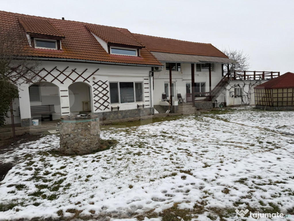 Casă de vânzare cu teren generos – la doar 15 minute de