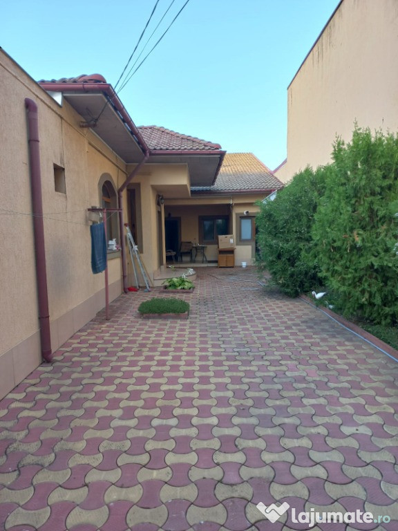 Casa de Cultura, casa de vanzare, 4 camere, caramida