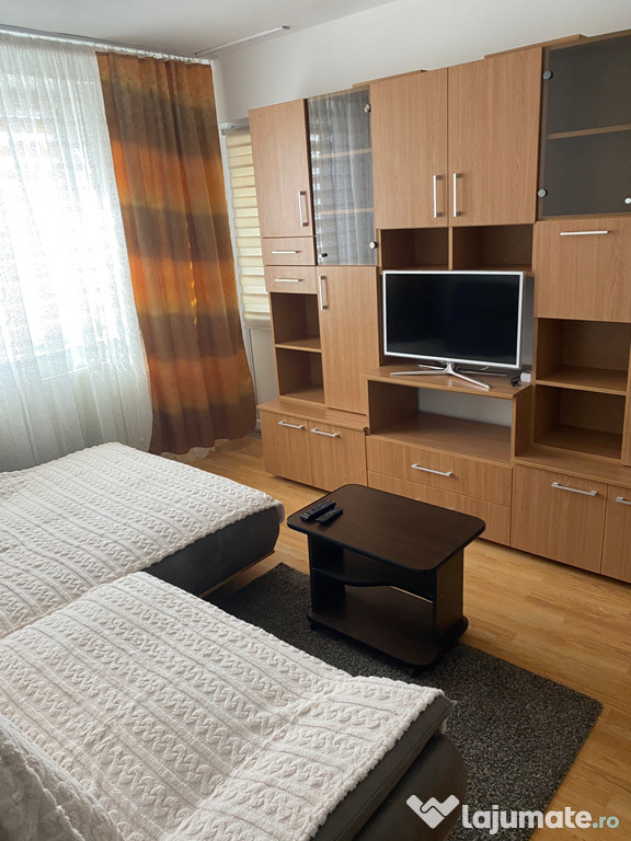 Închiriez apartament 3 camere Luica-Zetari