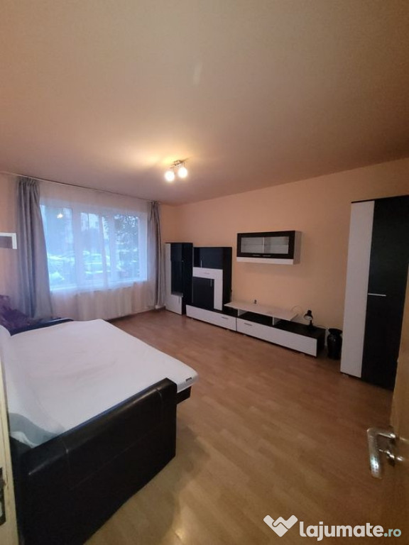 Închiriez apartament decomandat Milea OMV