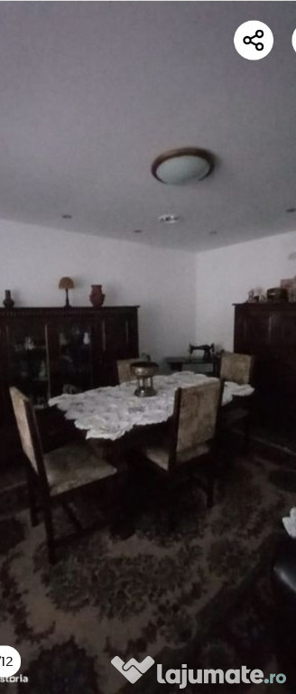 Vând sau schimb cu apartament cu 2 camere plus dilferența