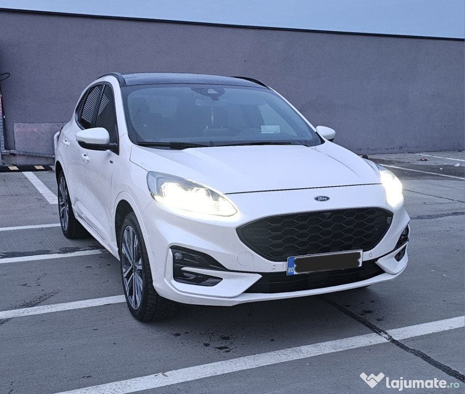 Ford Kuga ST-Line X PHEV 225 CP 2024 32.900 km Full Option