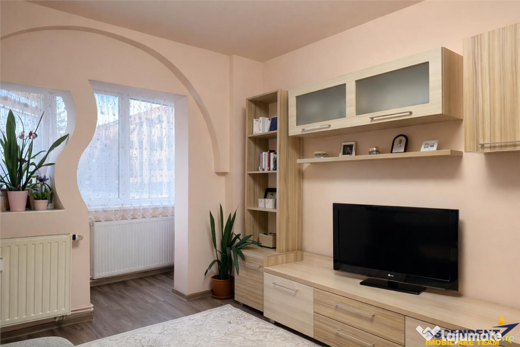 Apartament 3 camere, decomandat, etaj1, loc parcare,Tractoru
