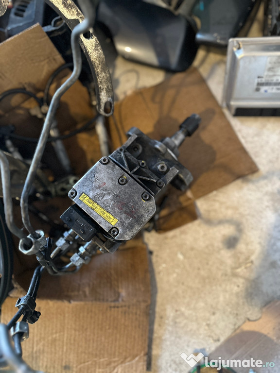 Dezmembrez BMW e39 520d