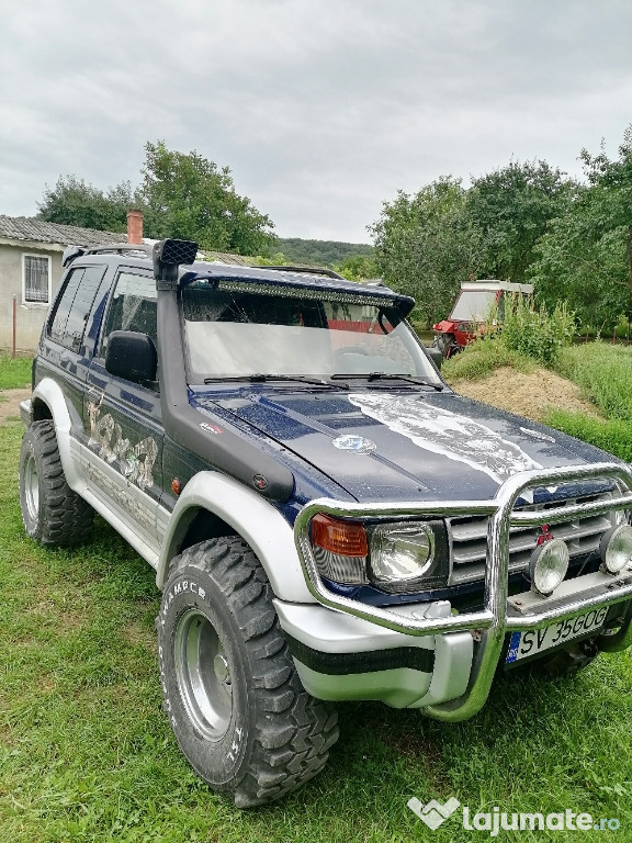 Mitsubiși pajero off road 2500