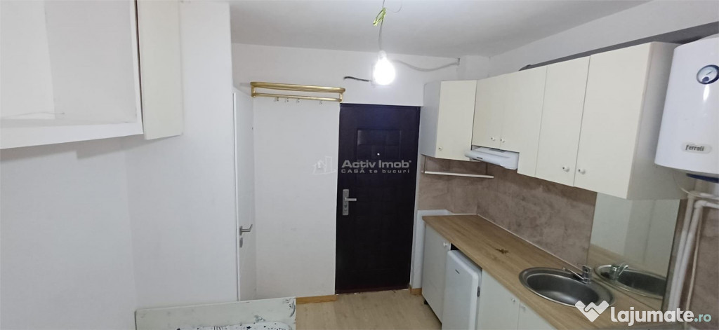 Camera- de inchiriat - Steagu