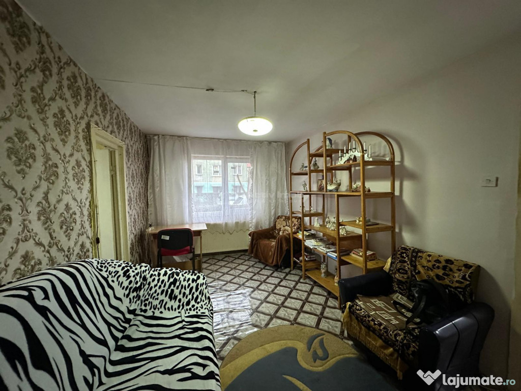 Bocsa, Apt.2 Cam.Cf.2 Zona Piata