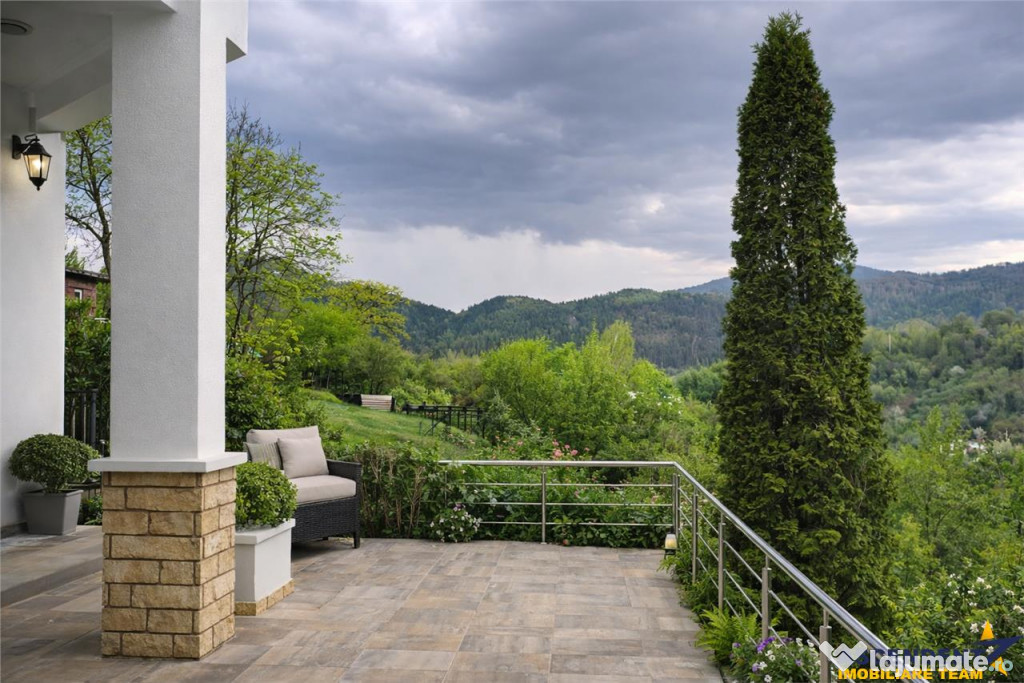 Vila in view panoramic Drumul Poienii, Brasov,