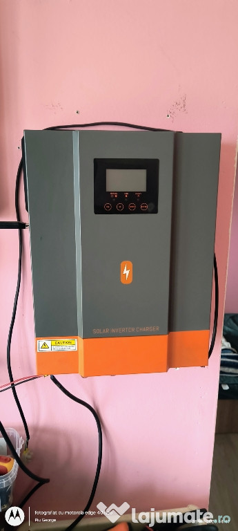 Vând invertor hibrid 3 kwh