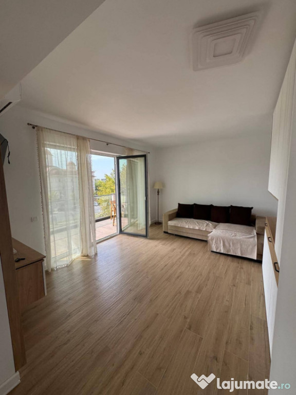 Garsoniera decomandata, 38 mp utili, balcon 7m, bloc nou, zo