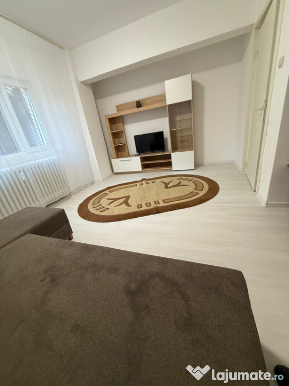 Garsoniera decomandata, 29,4 mp, zona 1 Mai