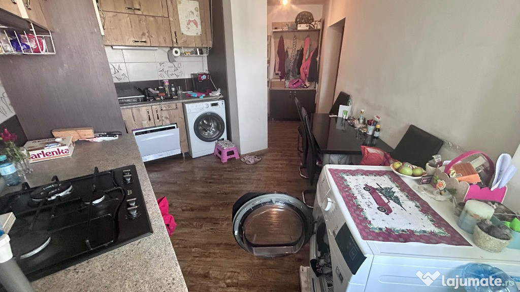 Apartament 3 camere in modul de 2 apartamente, bloc 1986, Bd. Chisinau