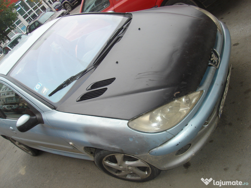 Dezmambrez Peugeot 206 fabricatie 2002