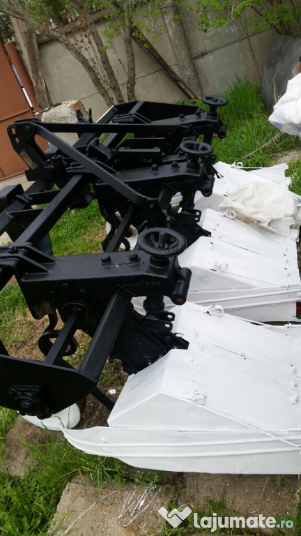Cultivator tip freza