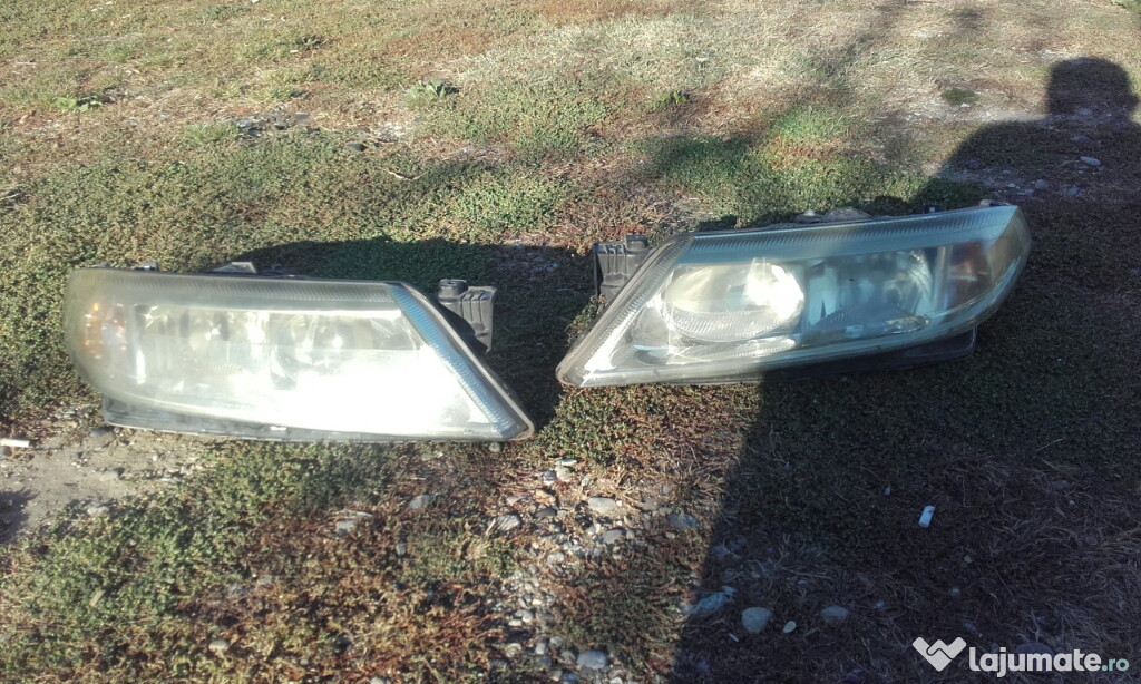 Faruri de renault laguna 1.9 cdi