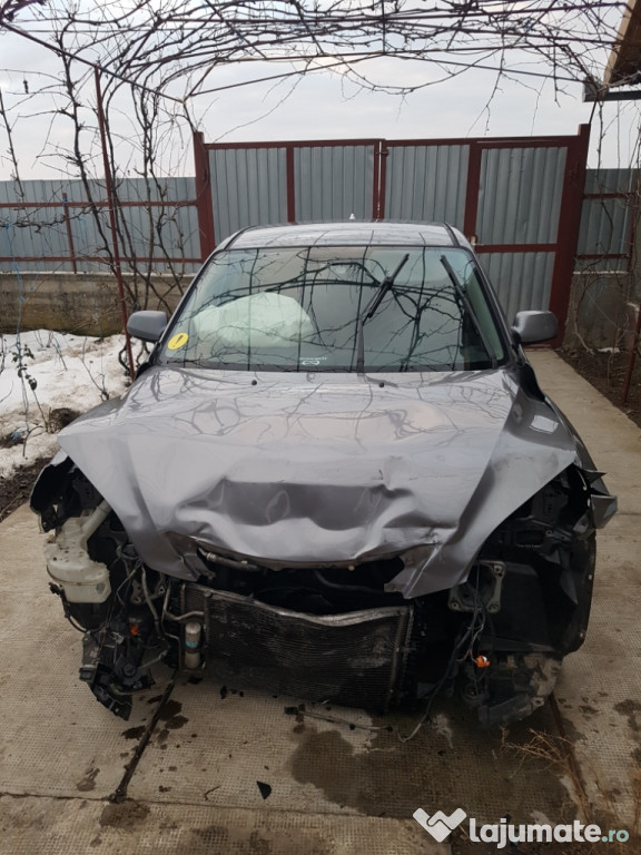 Mazda 3 avariat