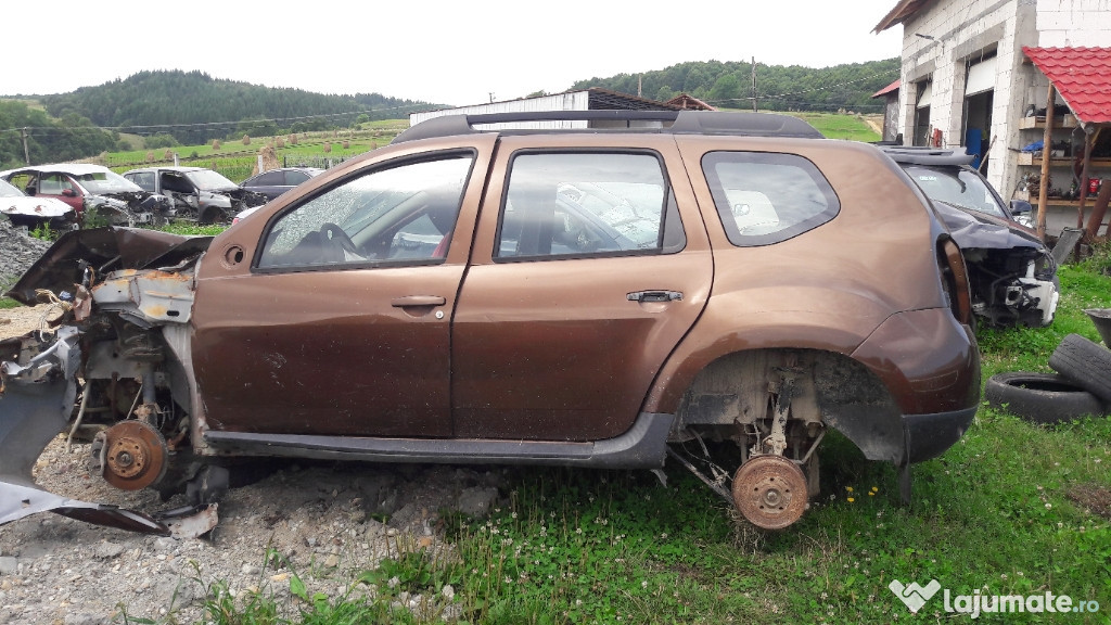 Dezmembrez Dacia Duster