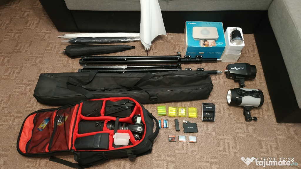 Kit foto Nikon D700 + cameră video Canon Legria HFS100