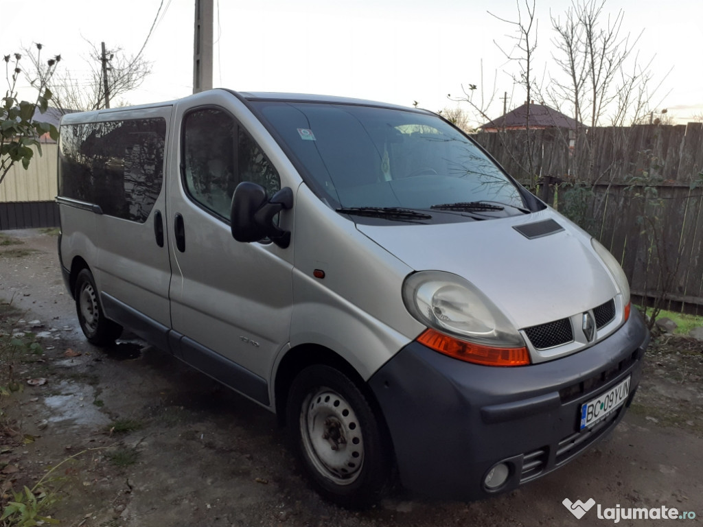 Renault Trafic motor 1,9 cm3 cu 9 locuri 6+1 viteze