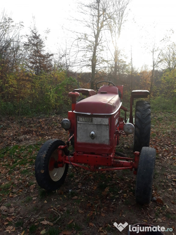 Tractor renault