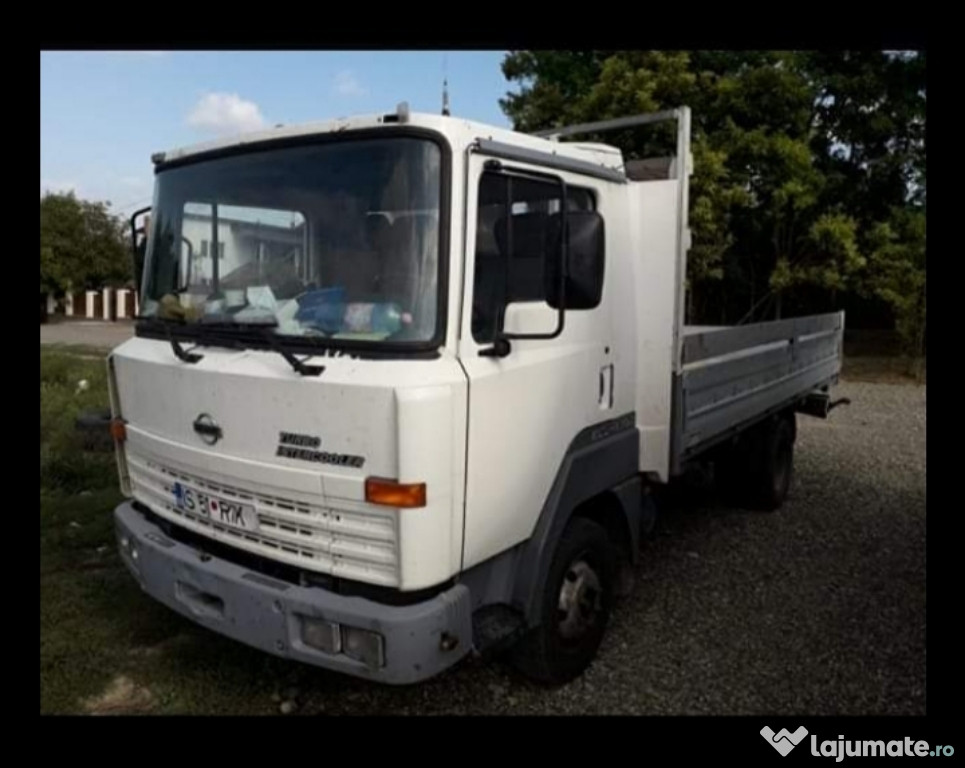 Nissan T100