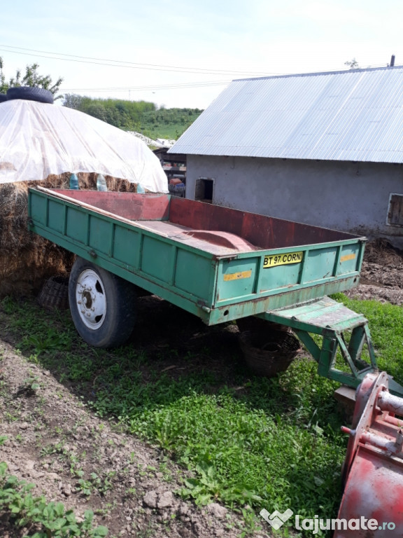 Remorca agricolă