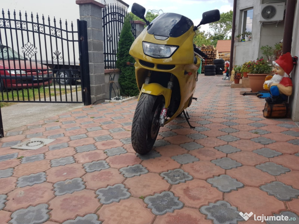 Kawasaki zx6r
