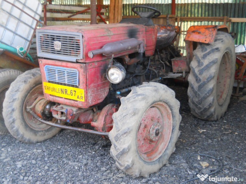 Tractor U445 DT