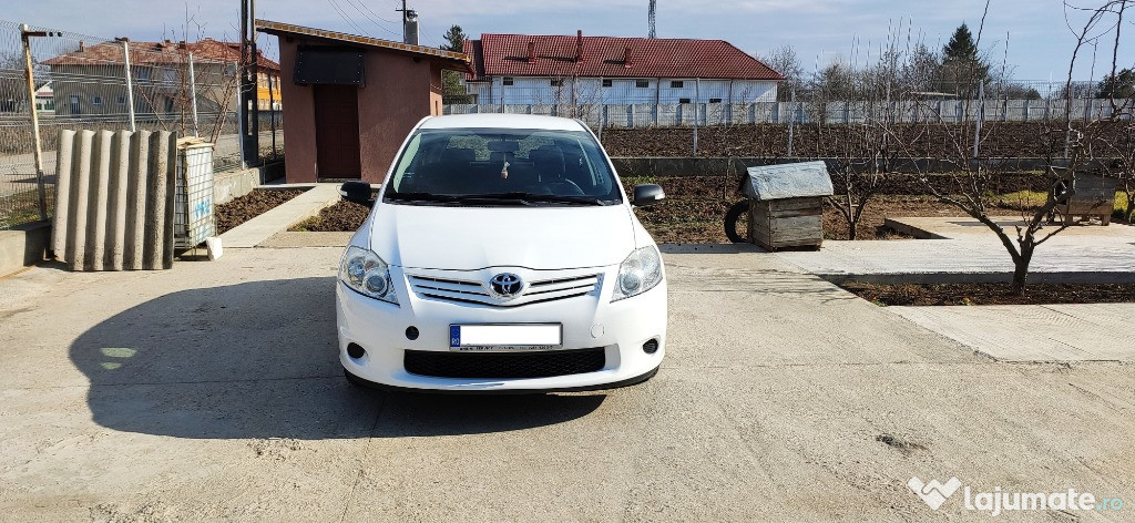 Toyota Auris 2012 172.000km benzina