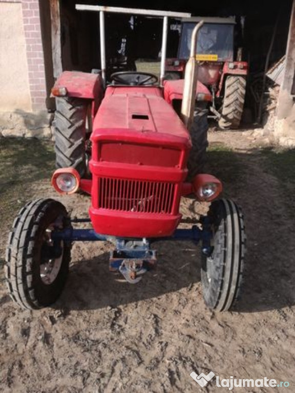 Tractor 445