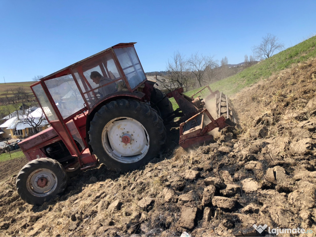 Tractor CASE IHC-946/ Freza/Plug / Remorca