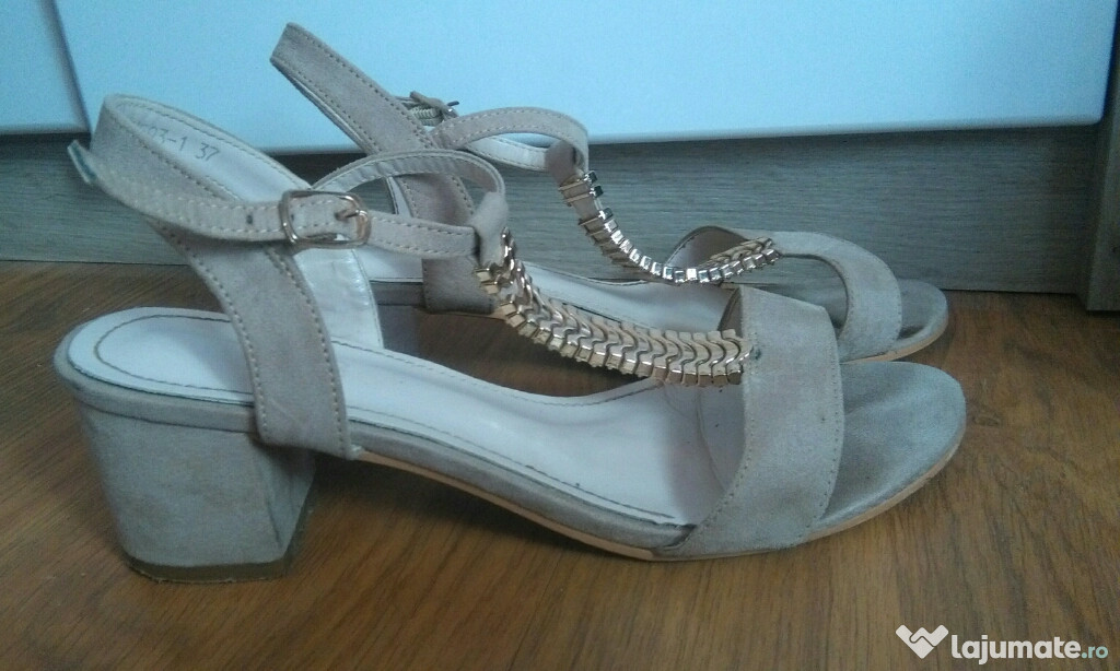 Sandale mărimea 37