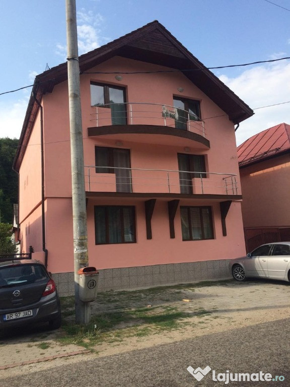 Vilă în stațiunea Moneasa (sau schimb casă Timișoara)