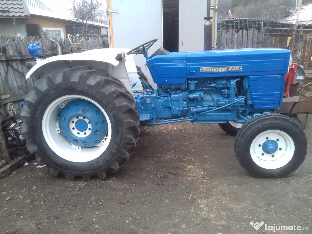 Tractor Universal 640