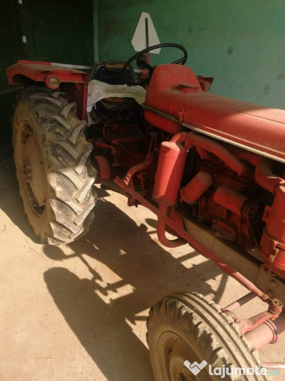 Tractor renault
