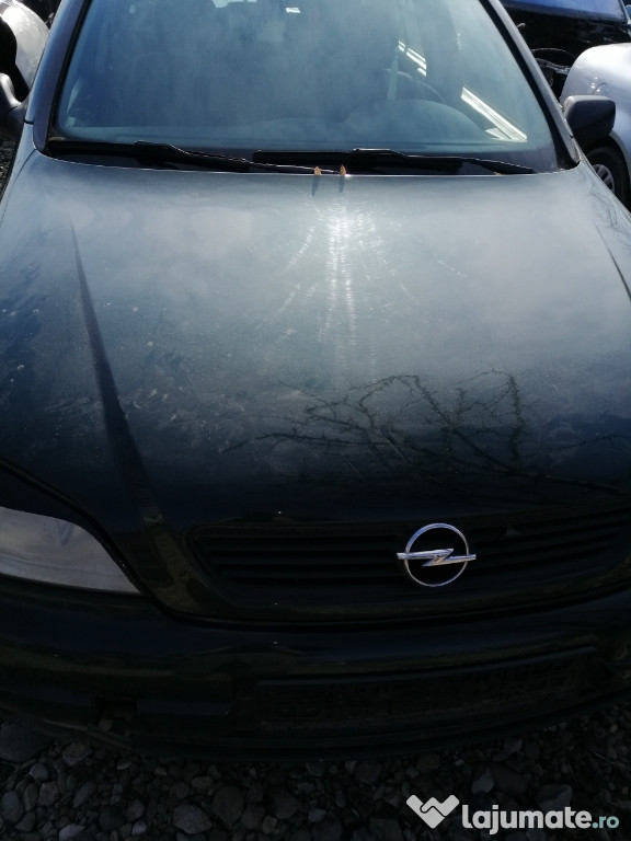 Dezmembrez Opel Astra g