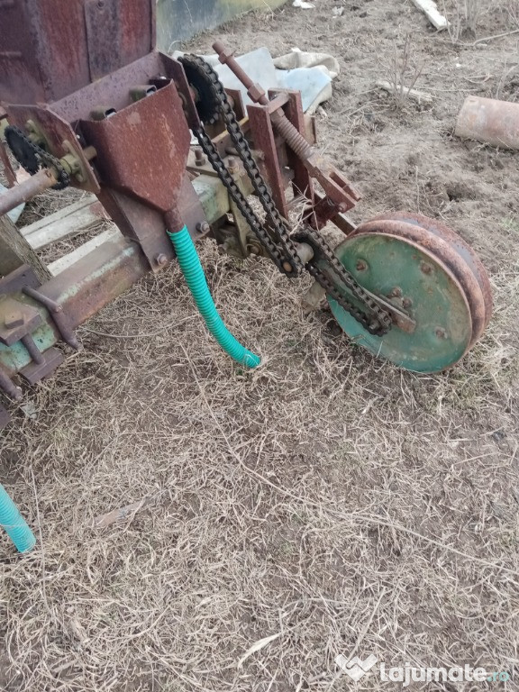 Disc agricol și cultivator porumb