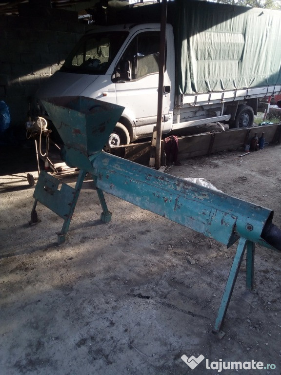 Batoza de bătut porumb