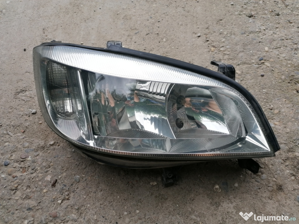 Far dreapta Opel zafira A