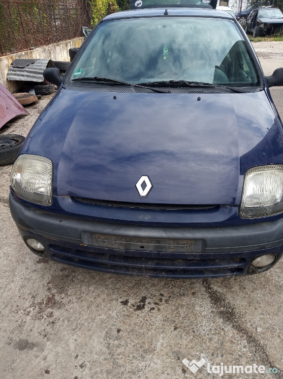 Dezmembrez Renault Clio
