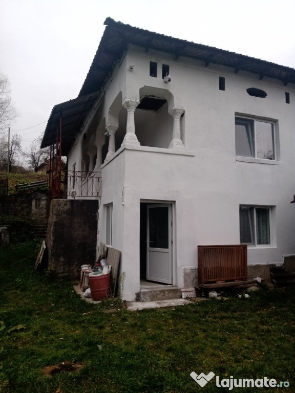 Casa si teren in comuna Stoenesti , Jud. Valcea